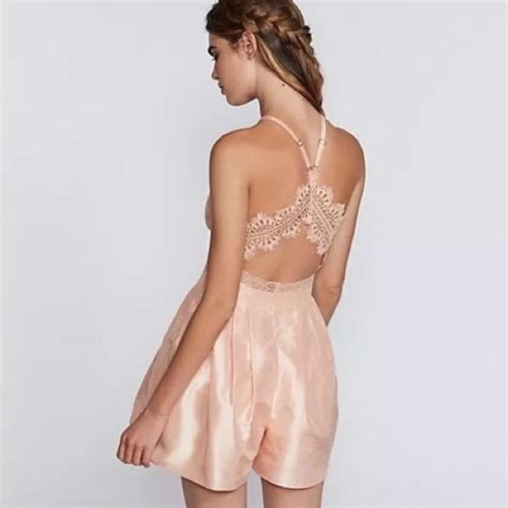 FREE PEOPLE $250 Heart to Heart Crochet Lace Trim Dress Romper Petal Pink Size 2 - Picture 3 of 15